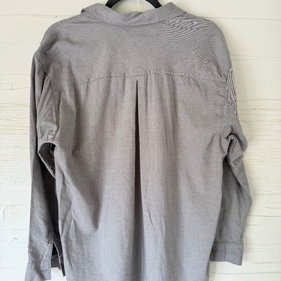 Eddie Bauer L | Boyfriend Fit Oversized Grey Button-Up Shirt - Picture 5 of 6